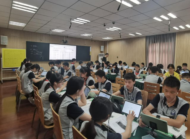 师生共创人机协同的生长性空间减去了学科的壁垒与时空的鸿沟 师生共创人机协同的生长性空间减去了学科的壁垒与时空的鸿沟