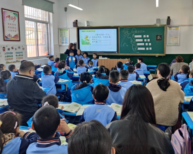 教育优质均衡展开之门走出一条以数字赋能教育的特色包围之路
