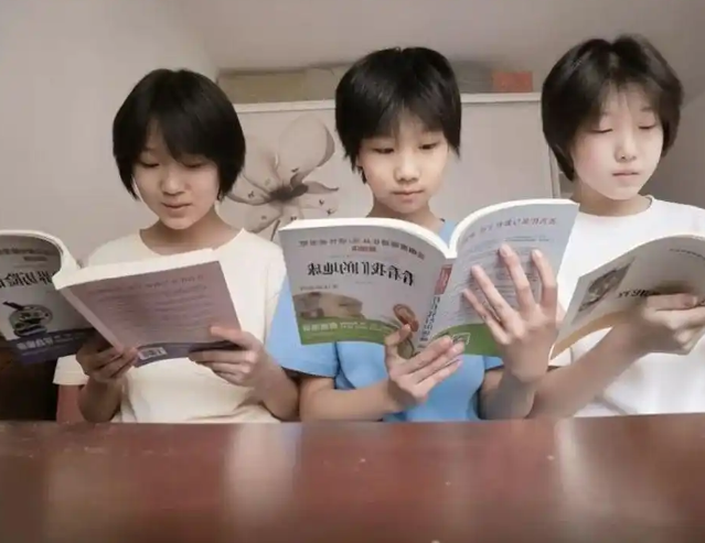 芳华的热血文明书香滋润学生假期日子七